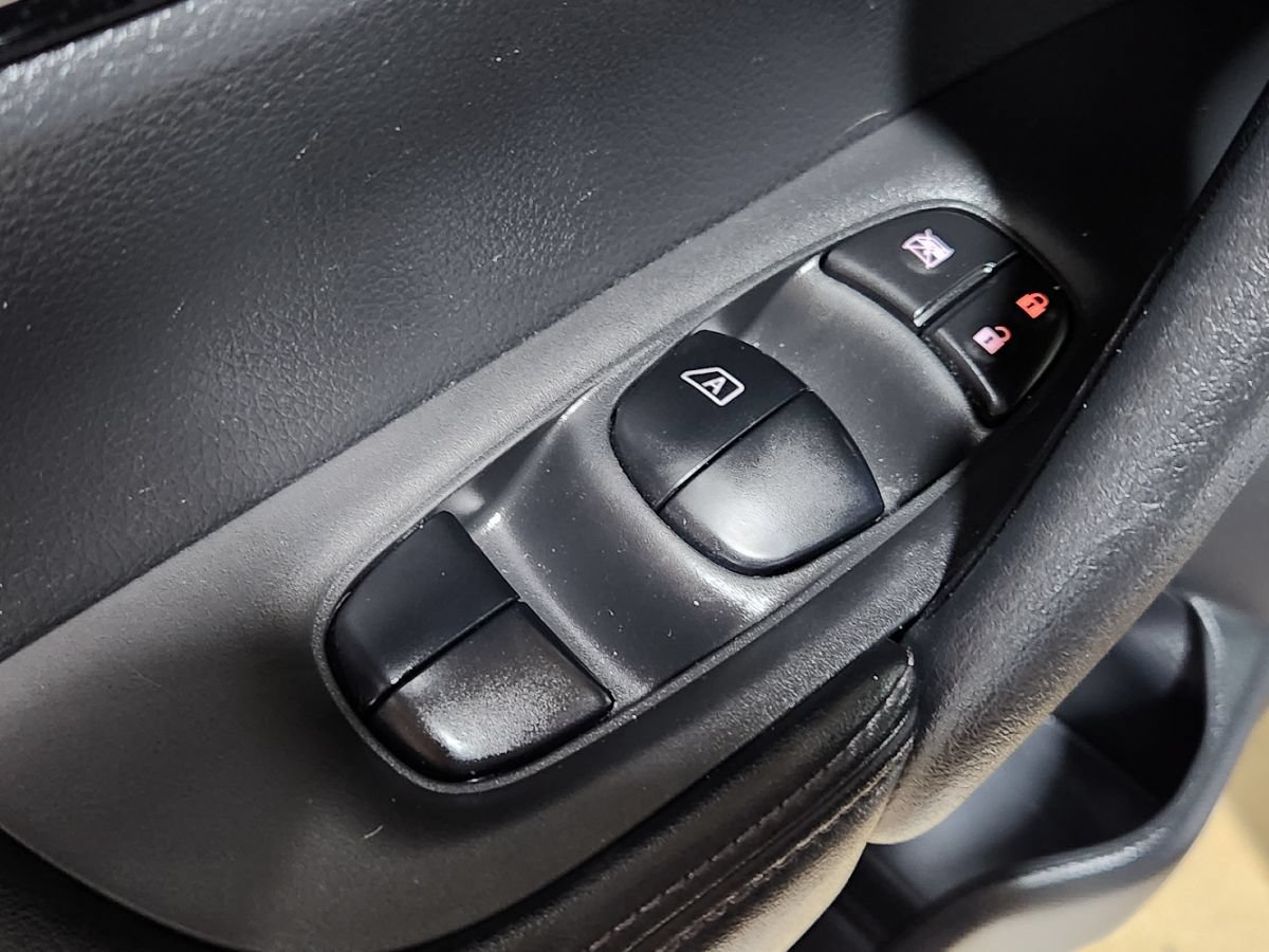 Used 2020 Nissan Rogue SL AWD/4WD image 44