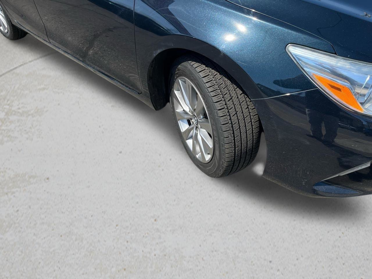 Used 2016 Toyota Camry XLE w/ Moonroof Package FWD image 8