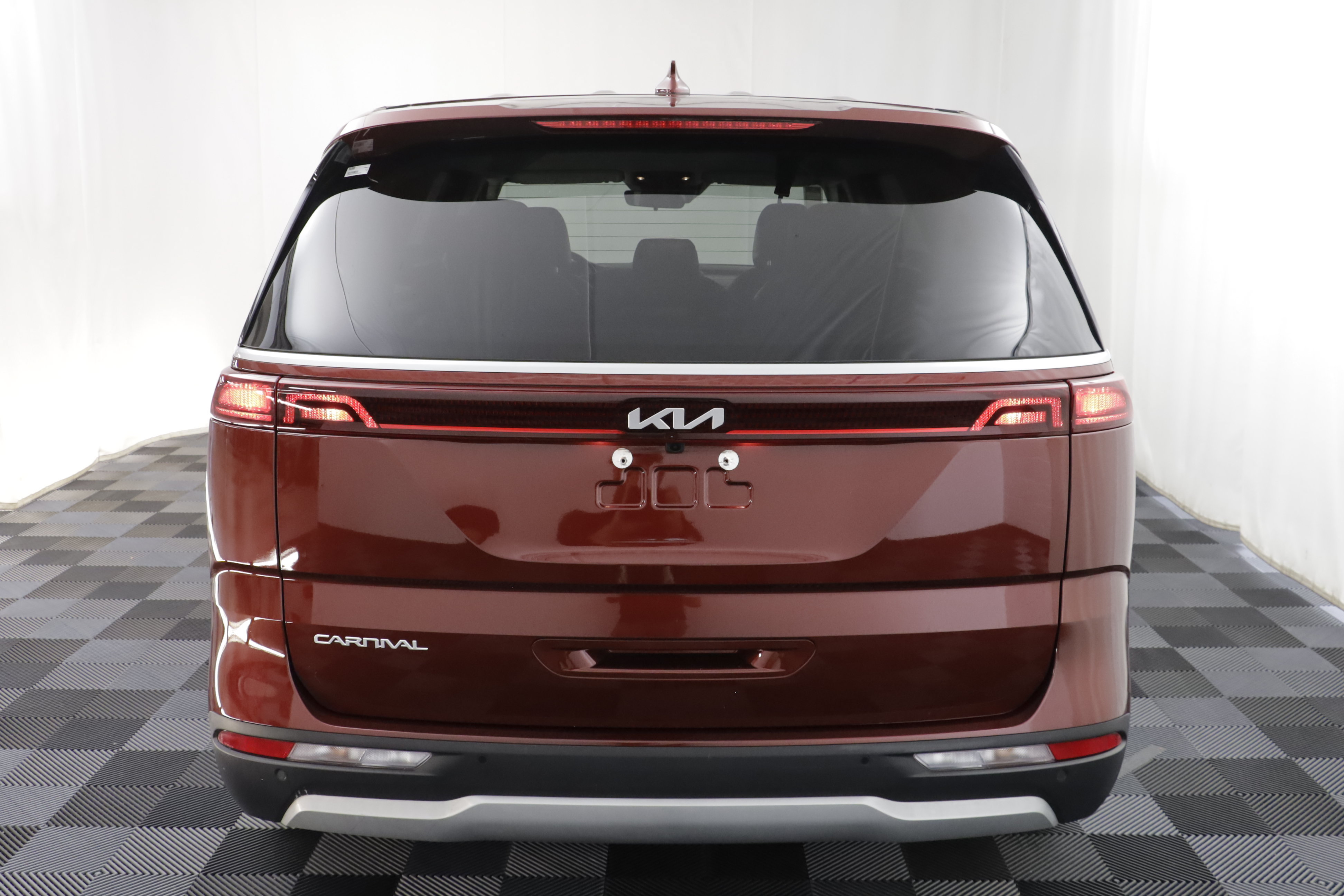 Used 2024 Kia Carnival LX FWD image 19