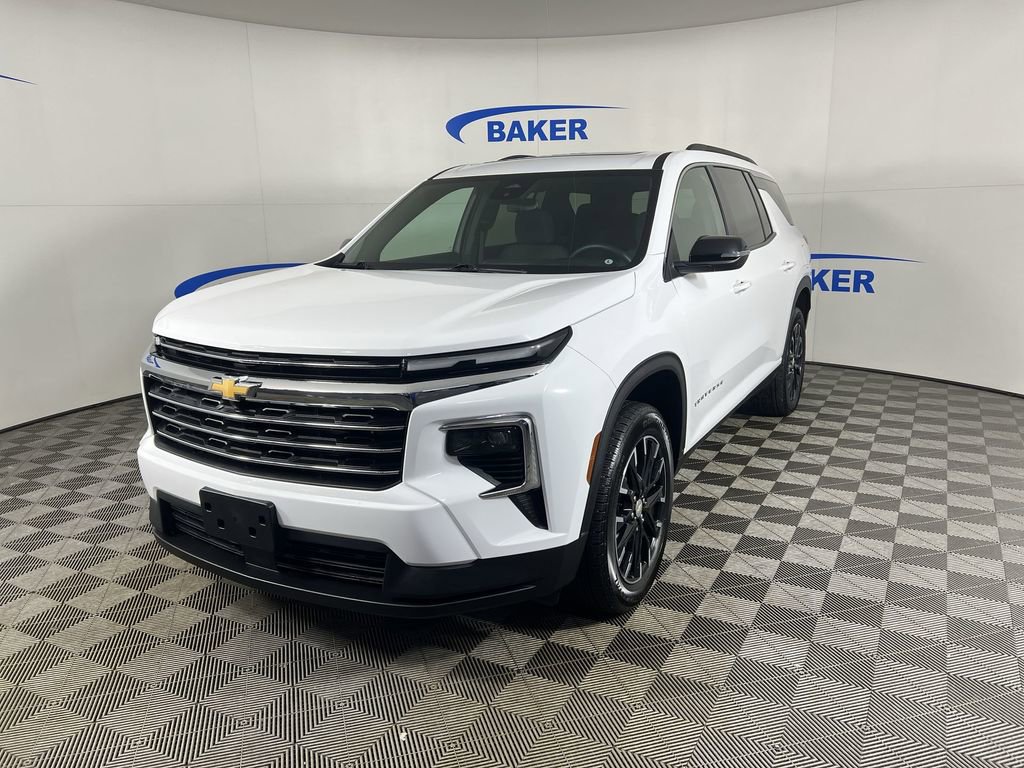 Certified 2025 Chevrolet Traverse LT w/ Sun and Wheel Package