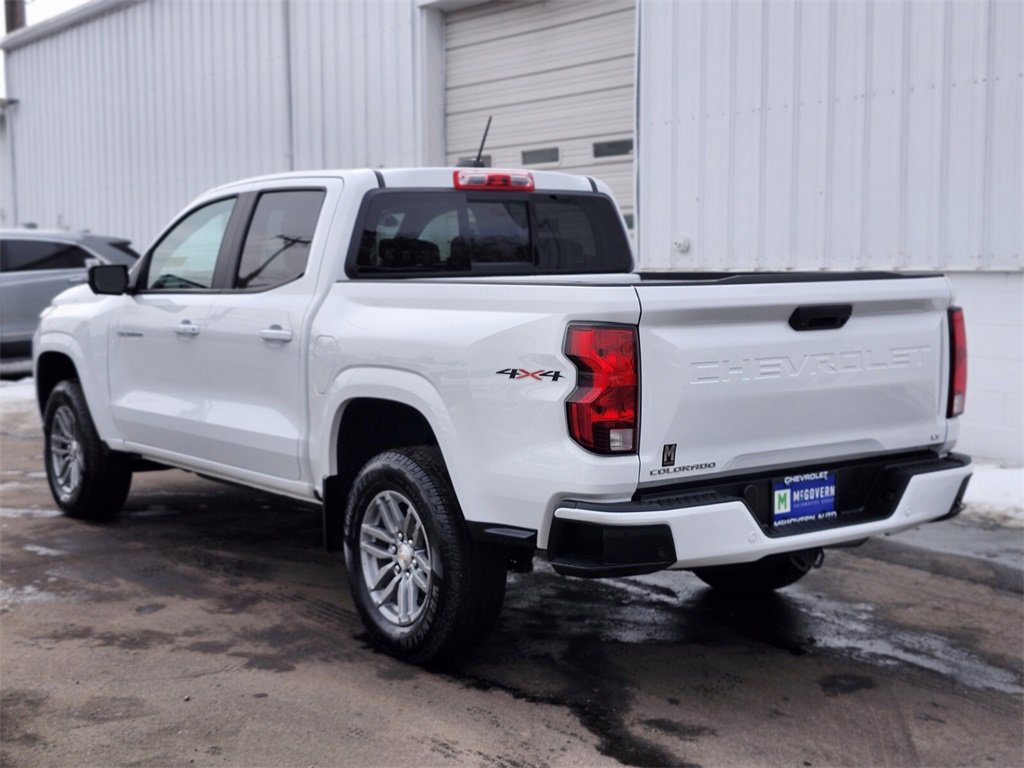 Used 2024 Chevrolet Colorado LT w/ LT Convenience Package II image 3