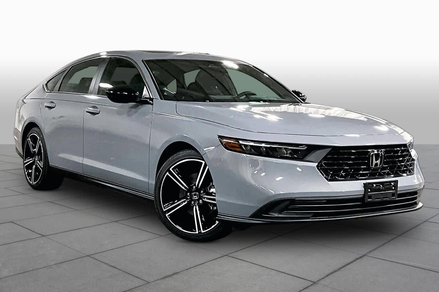 Used 2025 Honda Accord Sport image 3