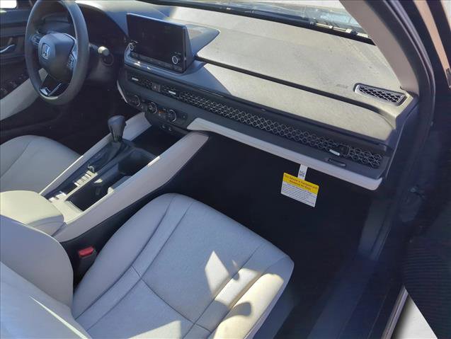 Used 2025 Honda Accord SE image 4