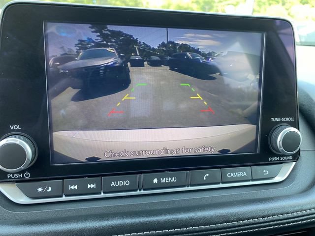 Used 2024 Nissan Rogue SV FWD image 9