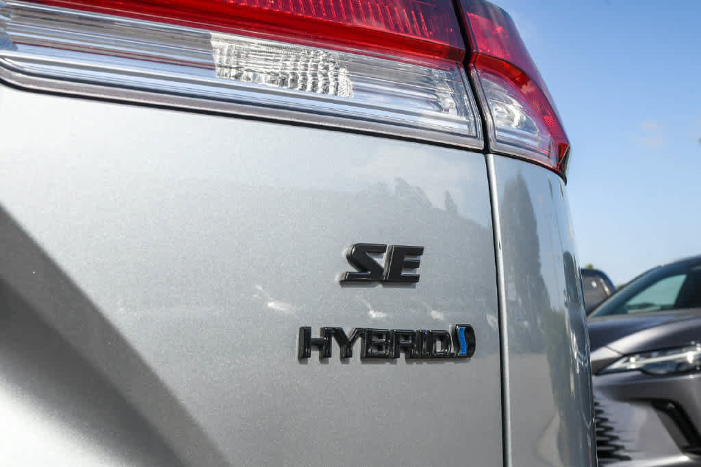 Certified 2023 Toyota Corolla Cross AWD Hybrid image 29