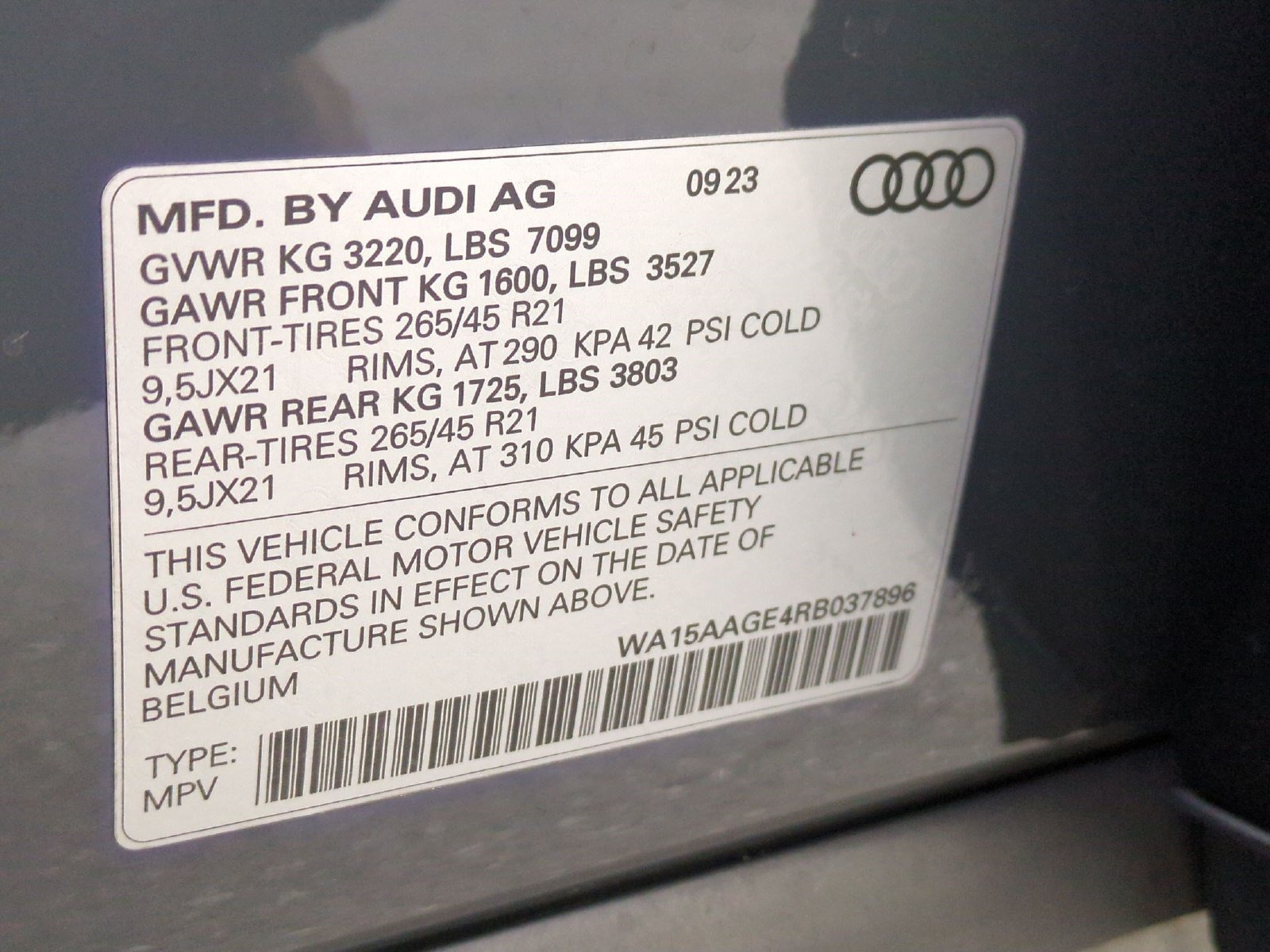 Used 2024 Audi Q8 e-tron Premium Plus AWD/4WD image 17