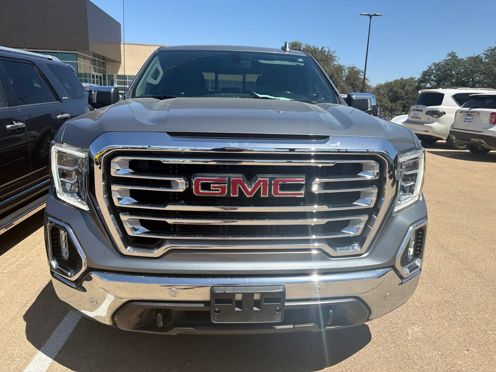 Used 2021 GMC Sierra 1500 SLT RWD image 2