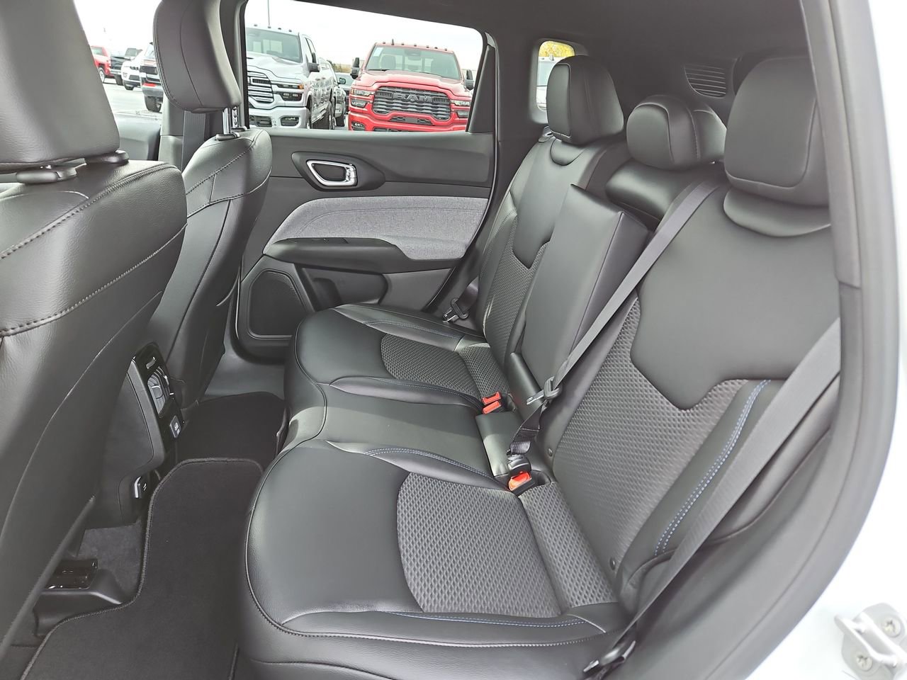 New 2026 Jeep Compass Latitude image 12