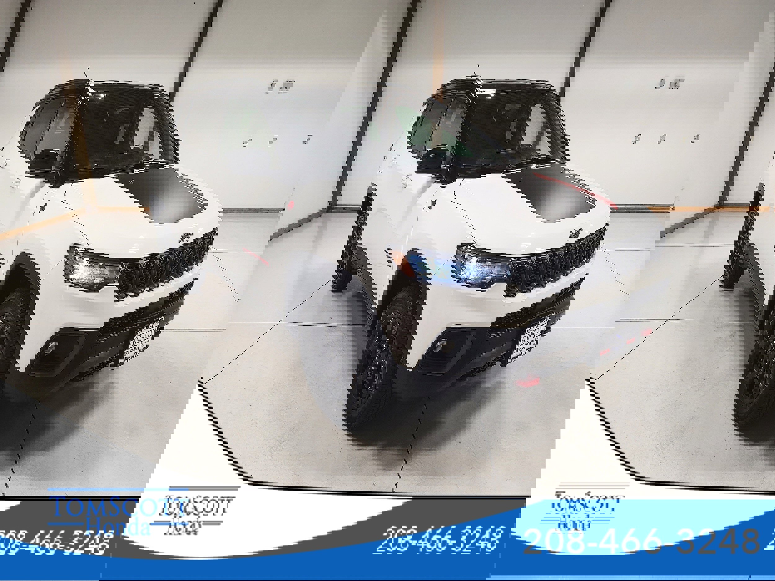 Used 2023 Jeep Compass Trailhawk image 1