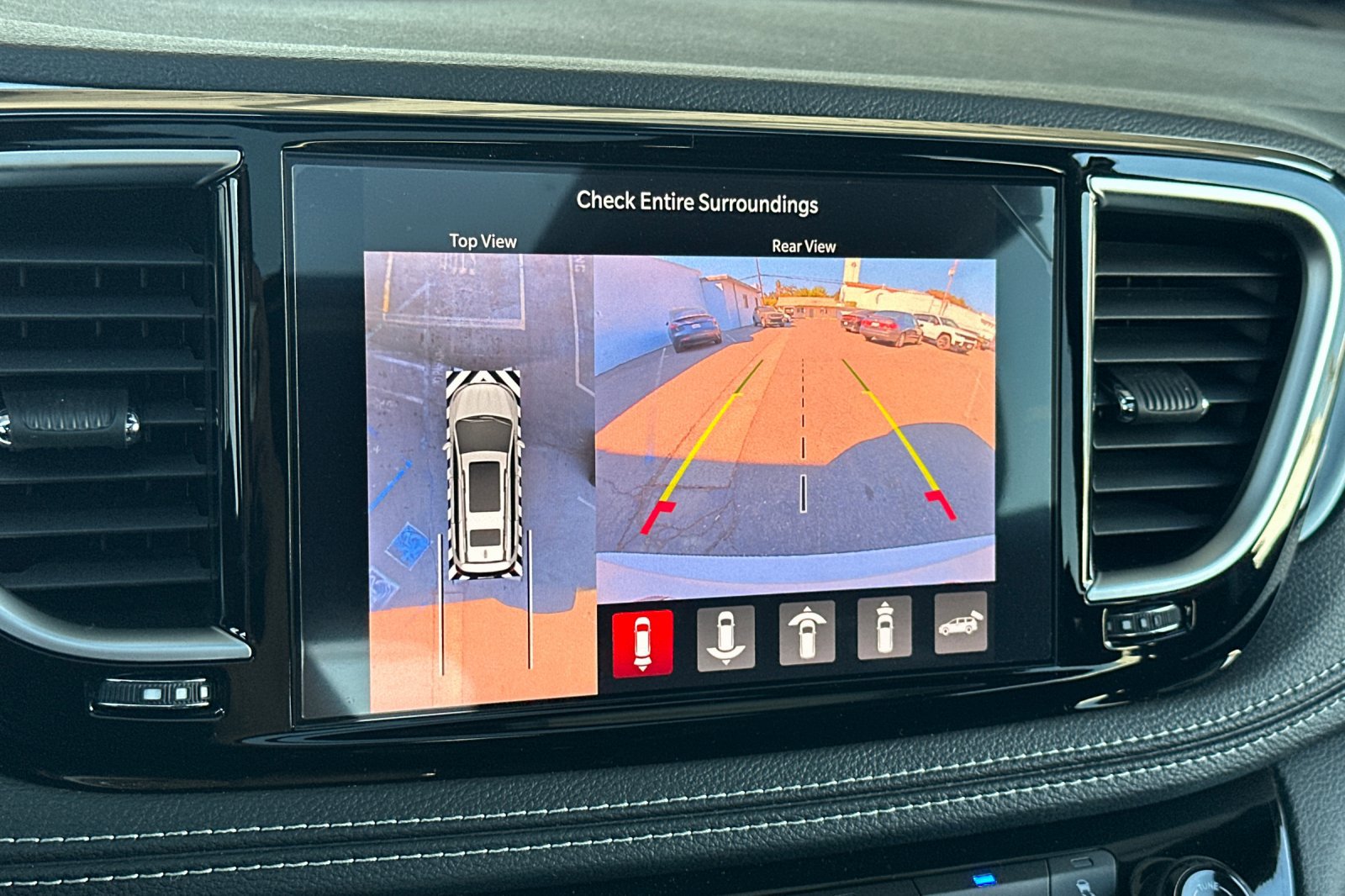 New 2026 Chrysler Pacifica Limited w/ S Appearance Package image 18