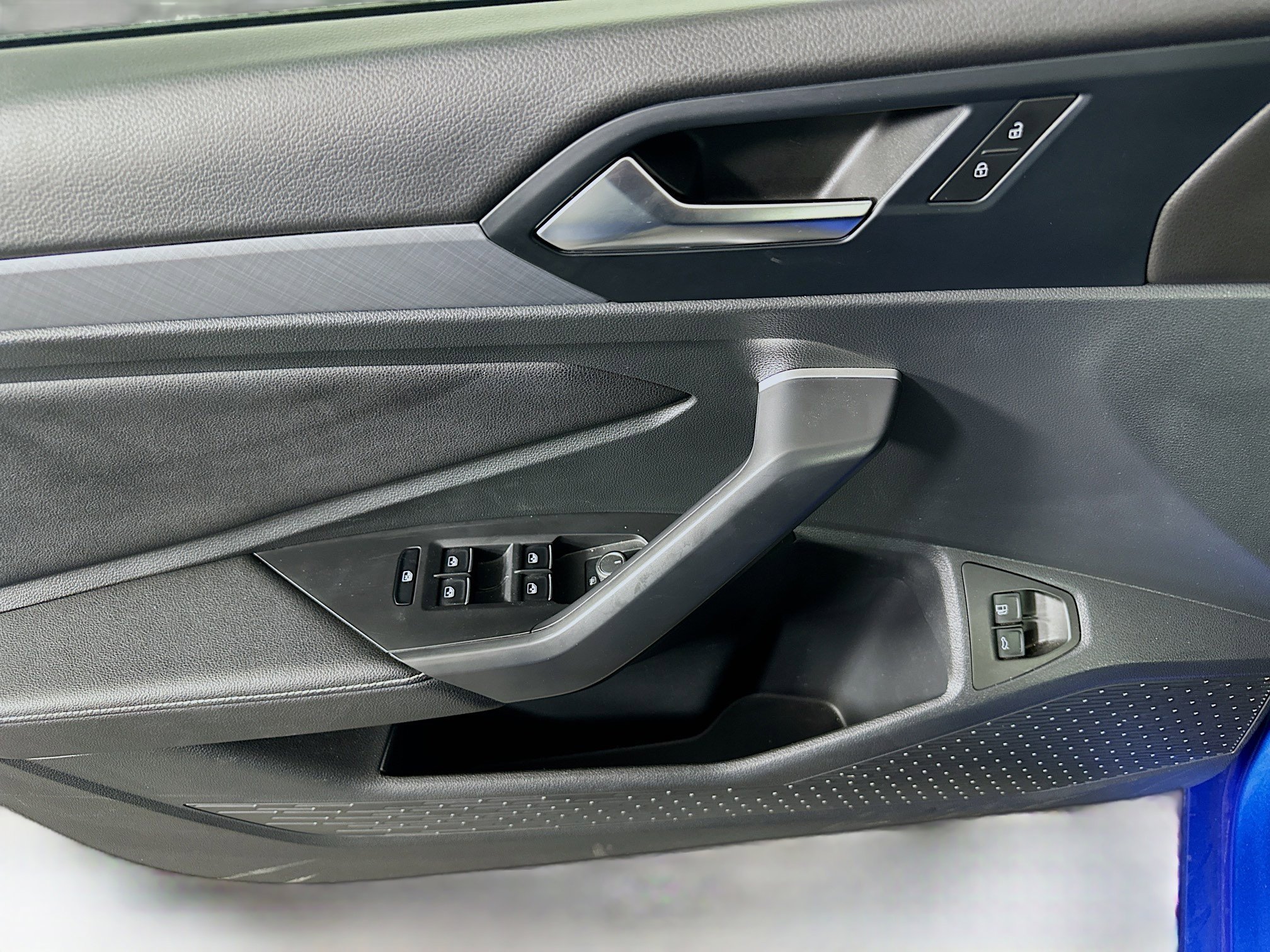 Used 2024 Volkswagen Jetta SE image 15