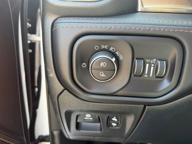 Used 2023 RAM 1500 Limited AWD/4WD image 26