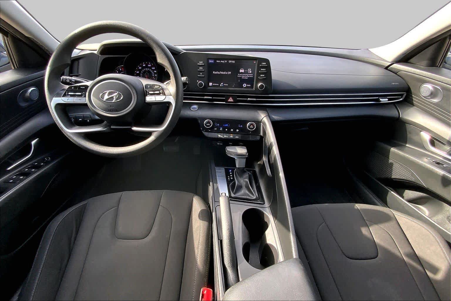 Certified 2023 Hyundai Elantra SEL FWD image 15