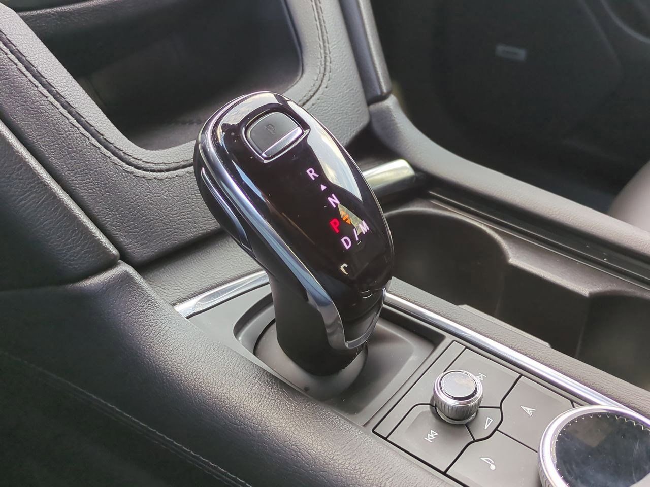 Used 2024 Cadillac XT6 Premium Luxury image 33