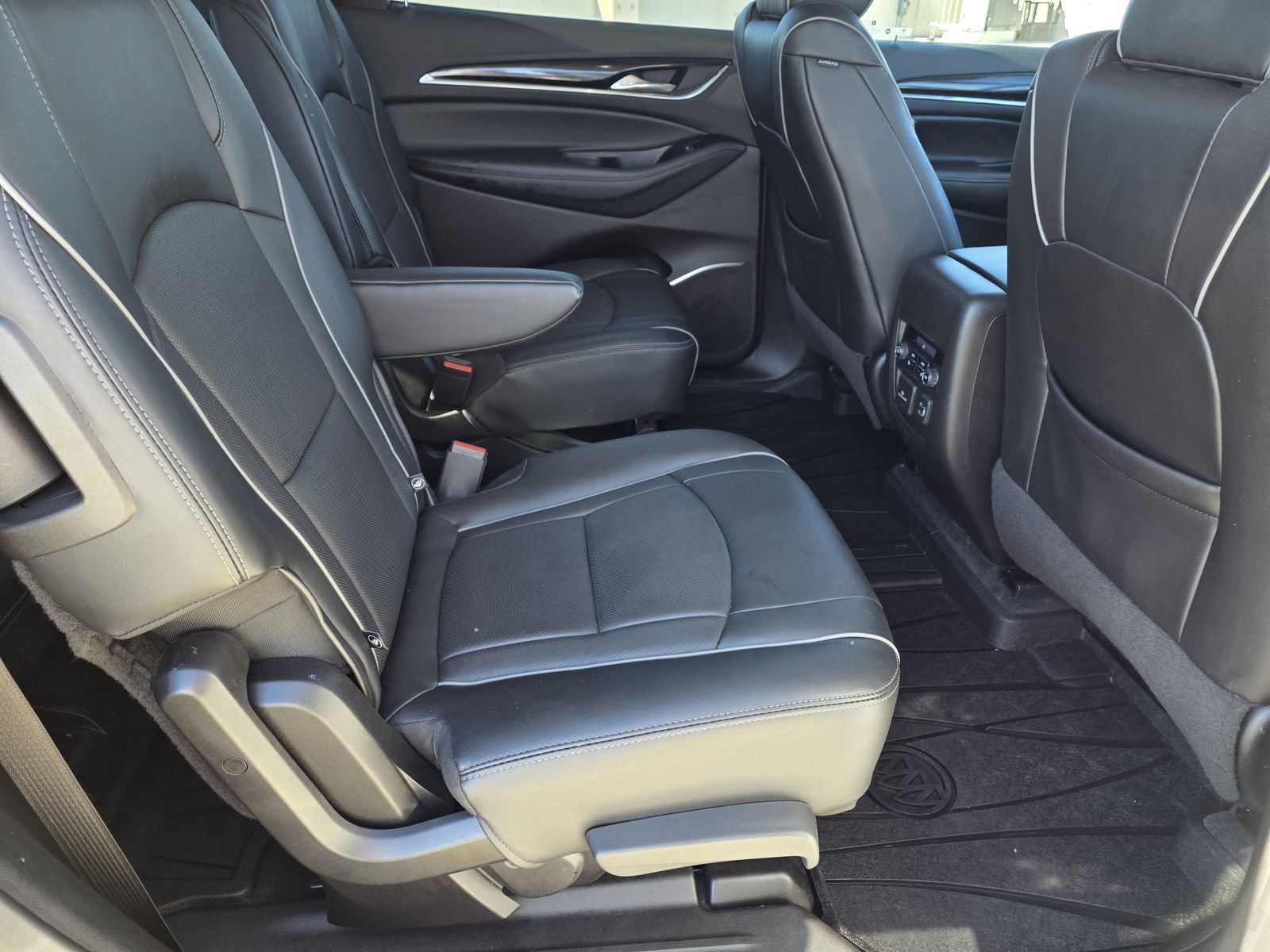 Used 2020 Buick Enclave Avenir w/ Avenir Technology Package image 17