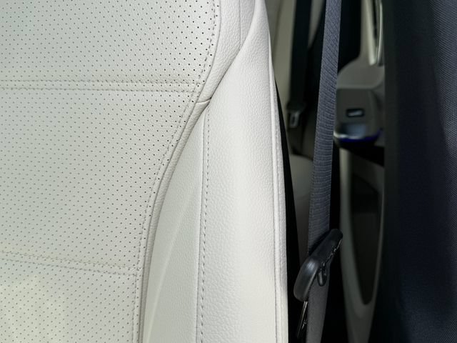 Certified 2025 Mercedes-Benz GLC 300 4MATIC image 11
