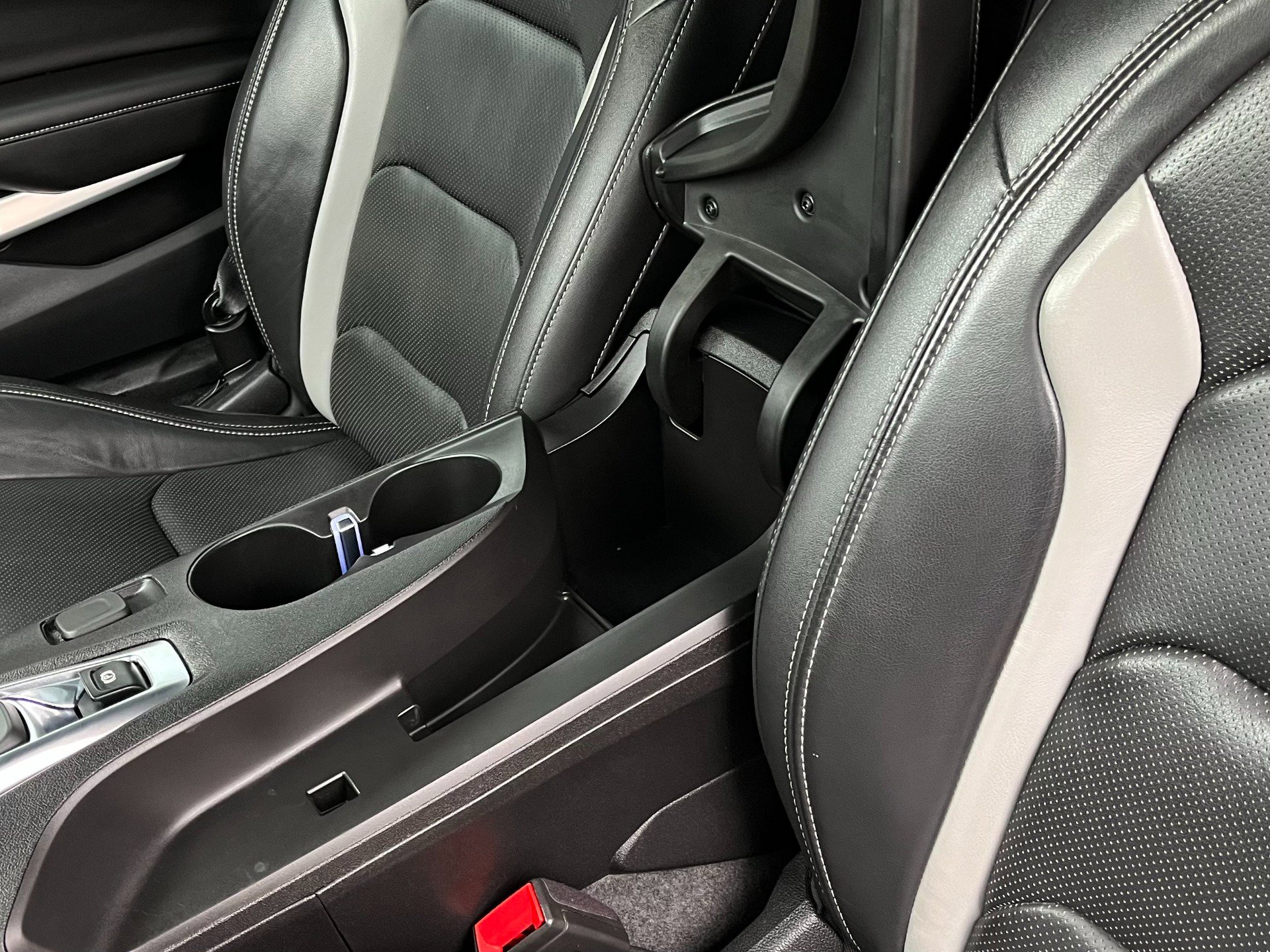 Used 2018 Chevrolet Camaro SS image 14