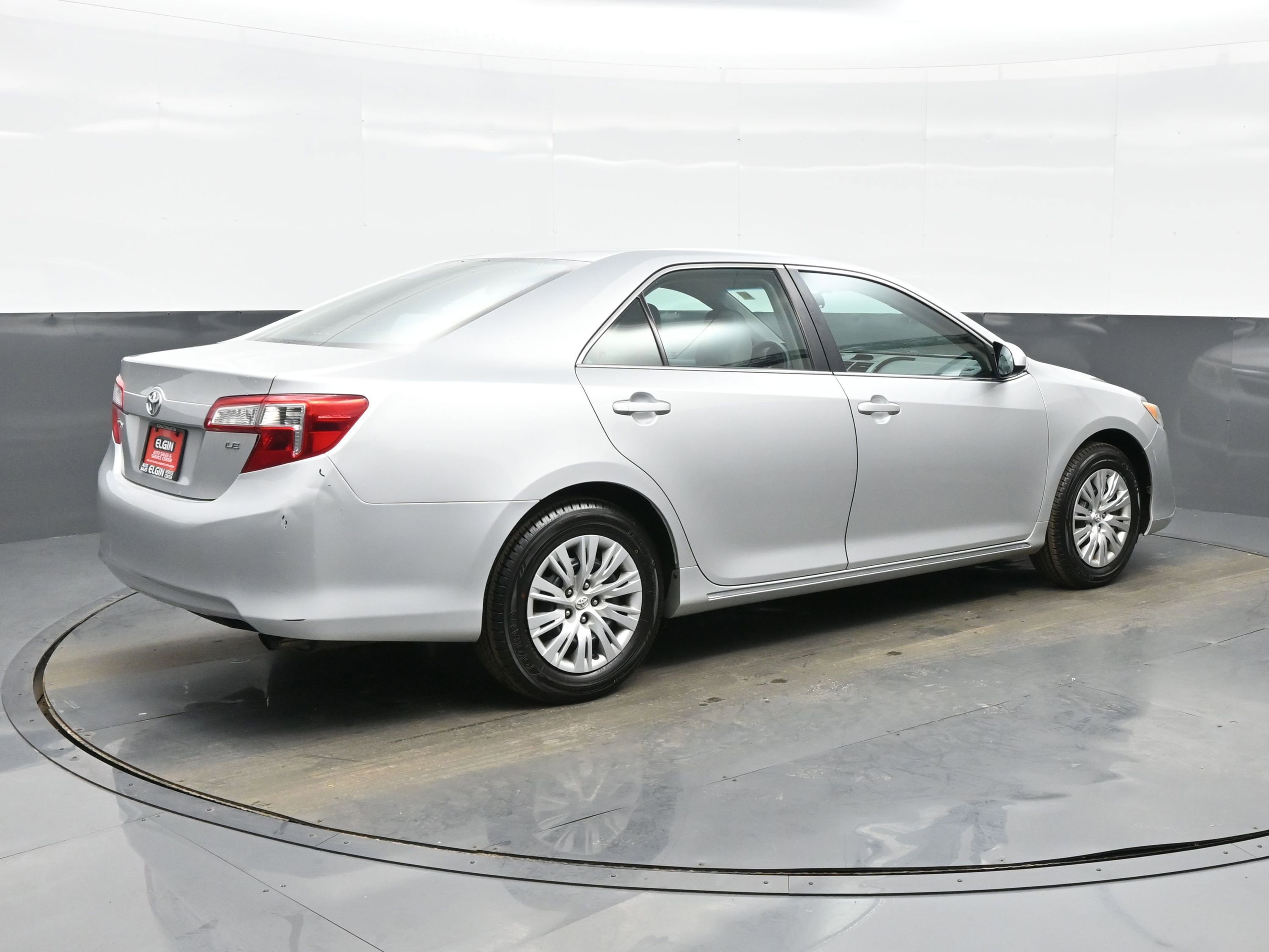 Used 2013 Toyota Camry LE image 6