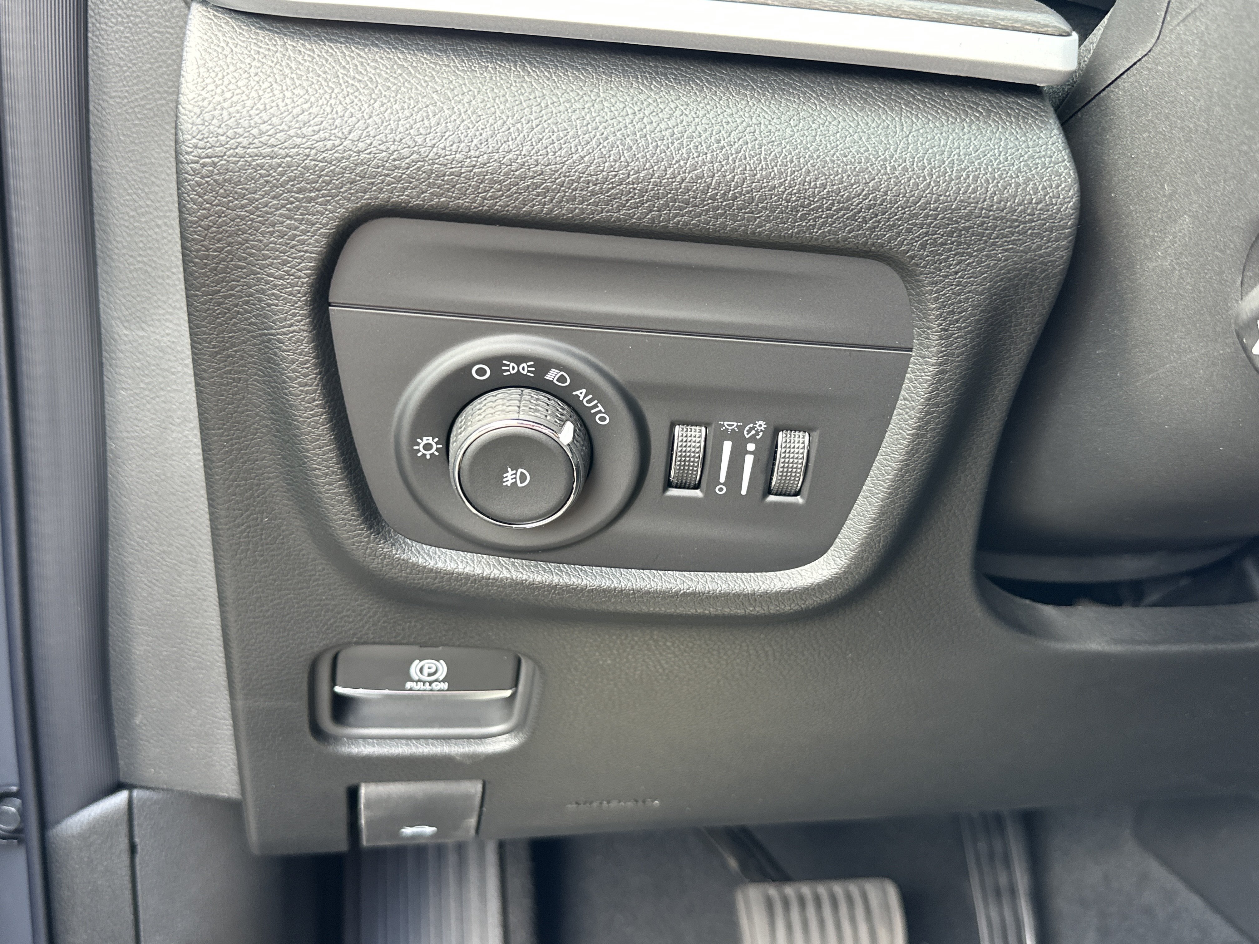 New 2027 Jeep Grand Cherokee Limited AWD/4WD image 11