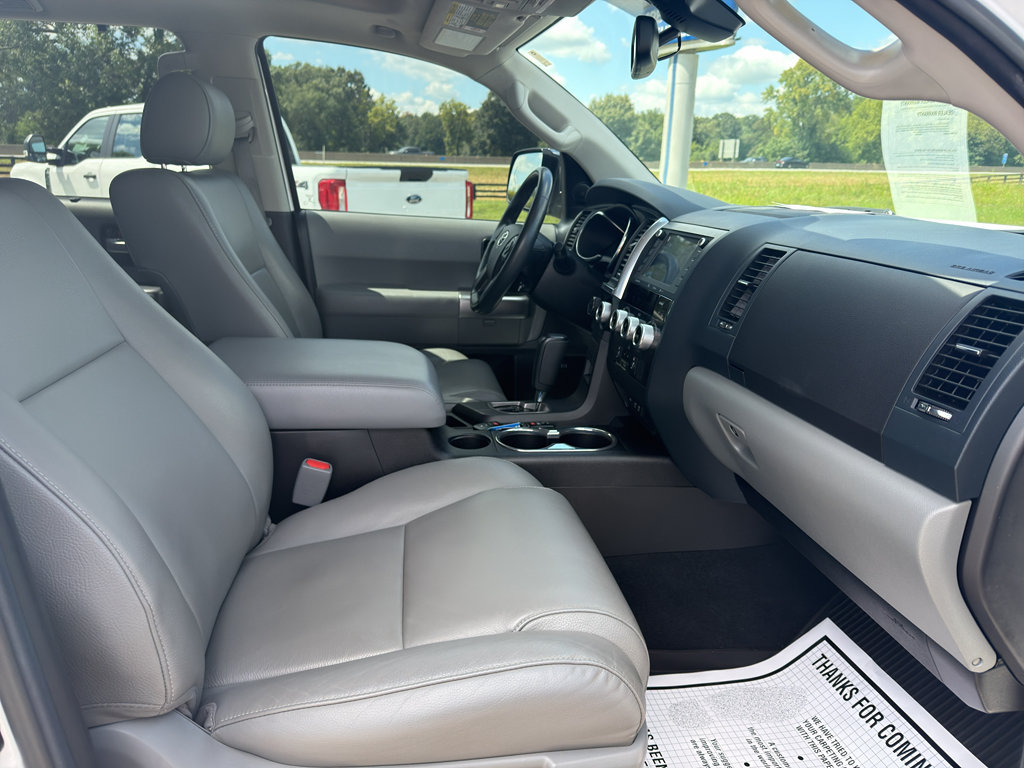 Used 2021 Toyota Sequoia Limited w/ Safety & Convenience Package AWD/4WD image 15