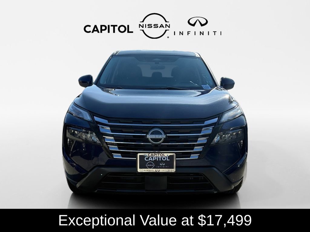 Used 2024 Nissan Rogue SV image 2