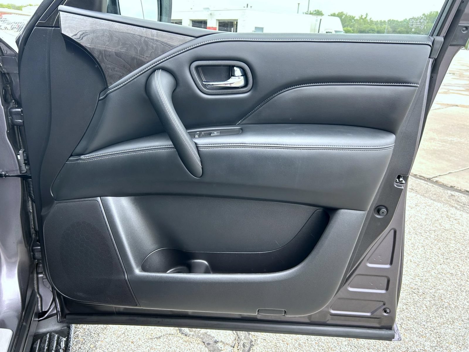 Used 2023 INFINITI QX80 Luxe w/ Cargo Package AWD/4WD image 15