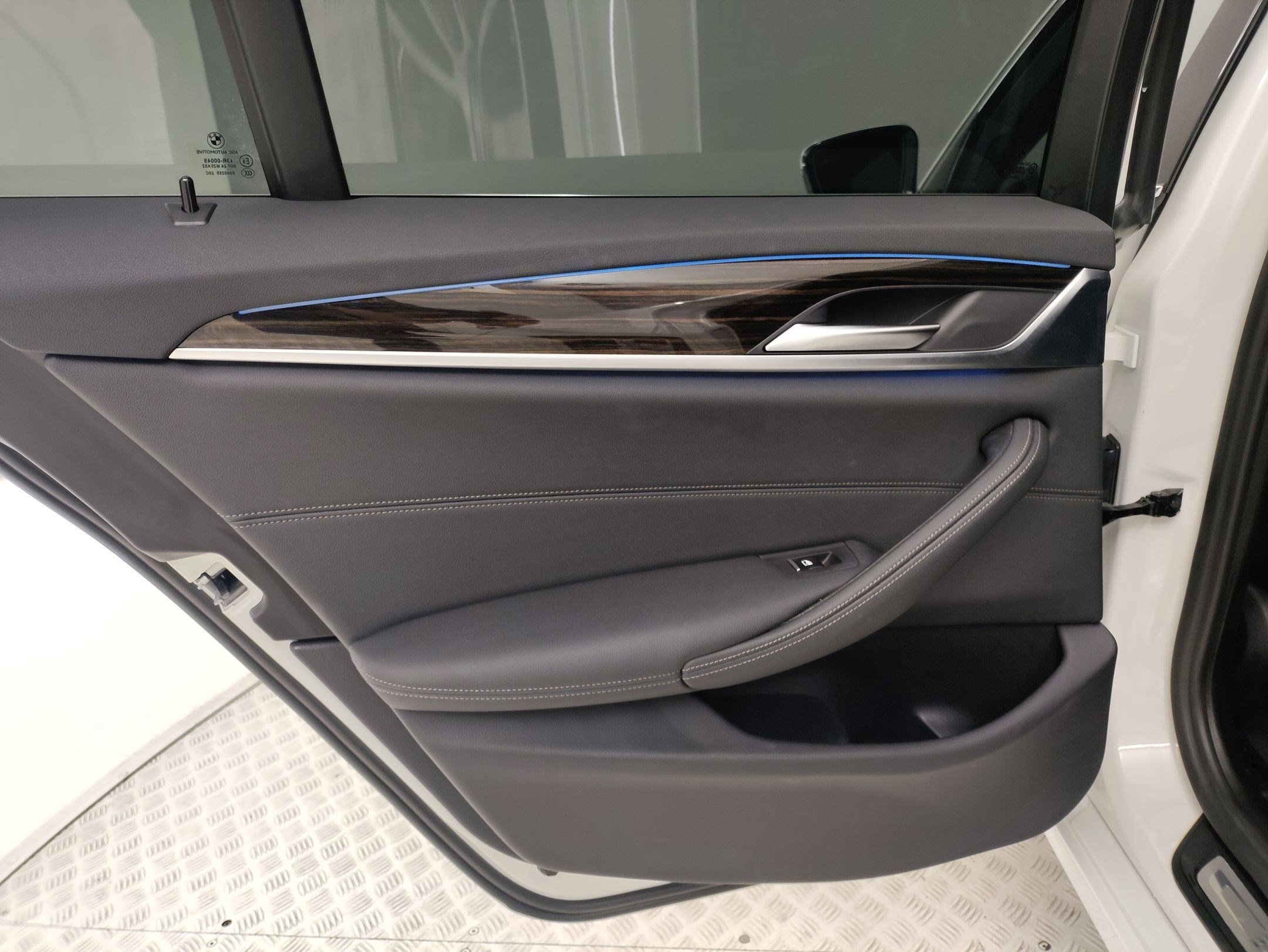 Certified 2023 BMW 530e image 26