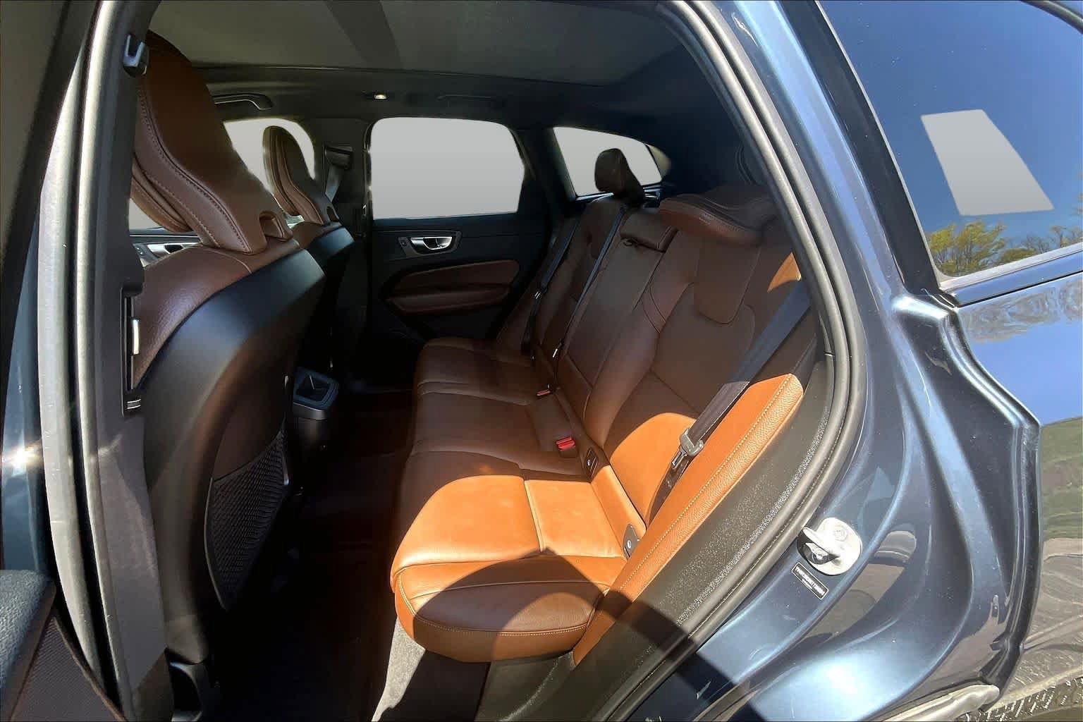 Used 2025 Volvo XC60 B5 Plus AWD/4WD image 21
