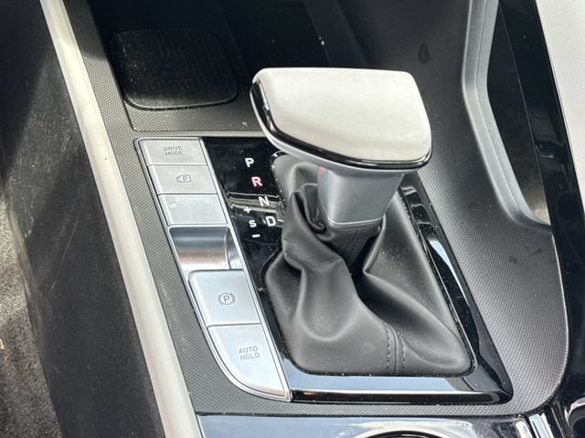 Certified 2025 Hyundai Elantra Limited FWD image 31