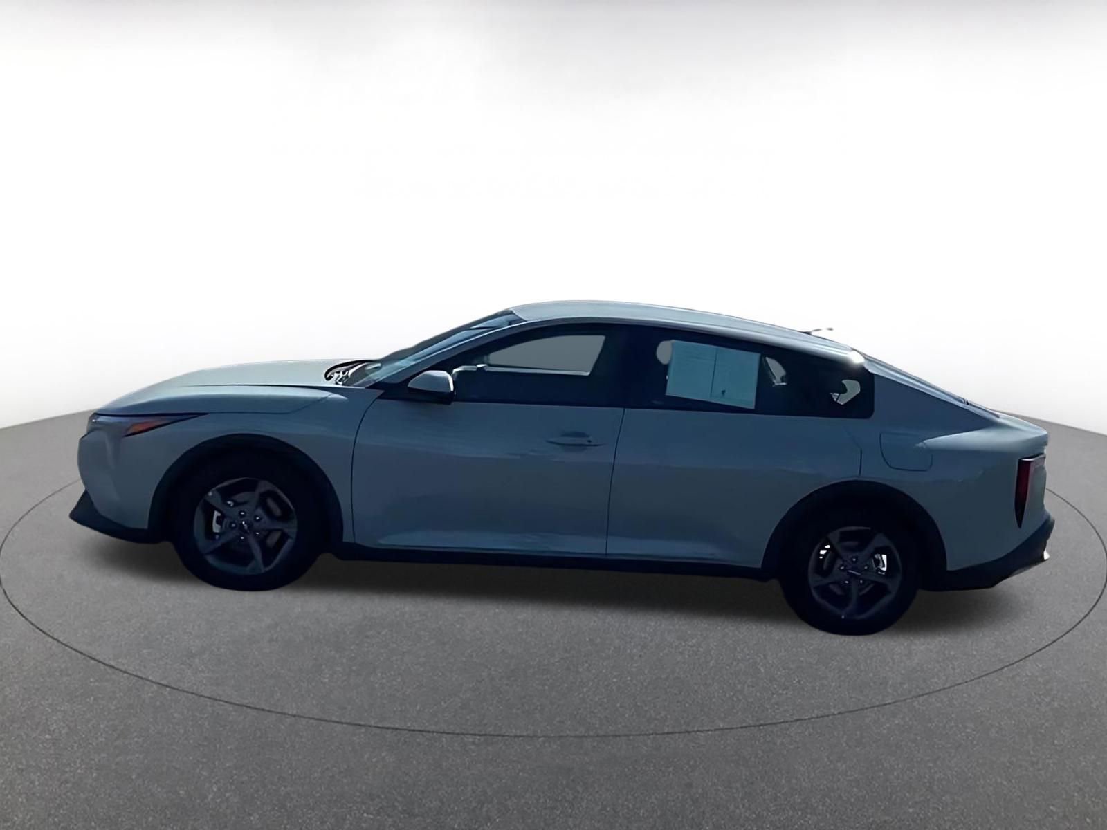 Used 2025 Kia K4 LXS image 9