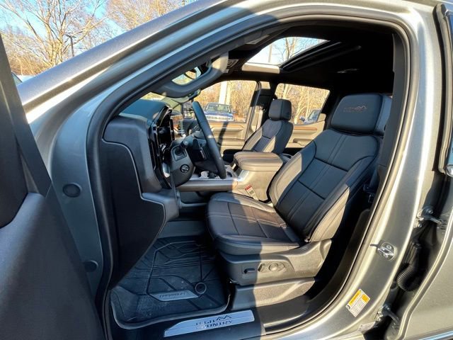Used 2024 Chevrolet Silverado 1500 High Country w/ High Country Premium Package AWD/4WD image 18
