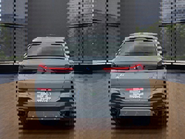 Used 2025 BMW X6 xDrive40i w/ Climate Comfort Package image 4