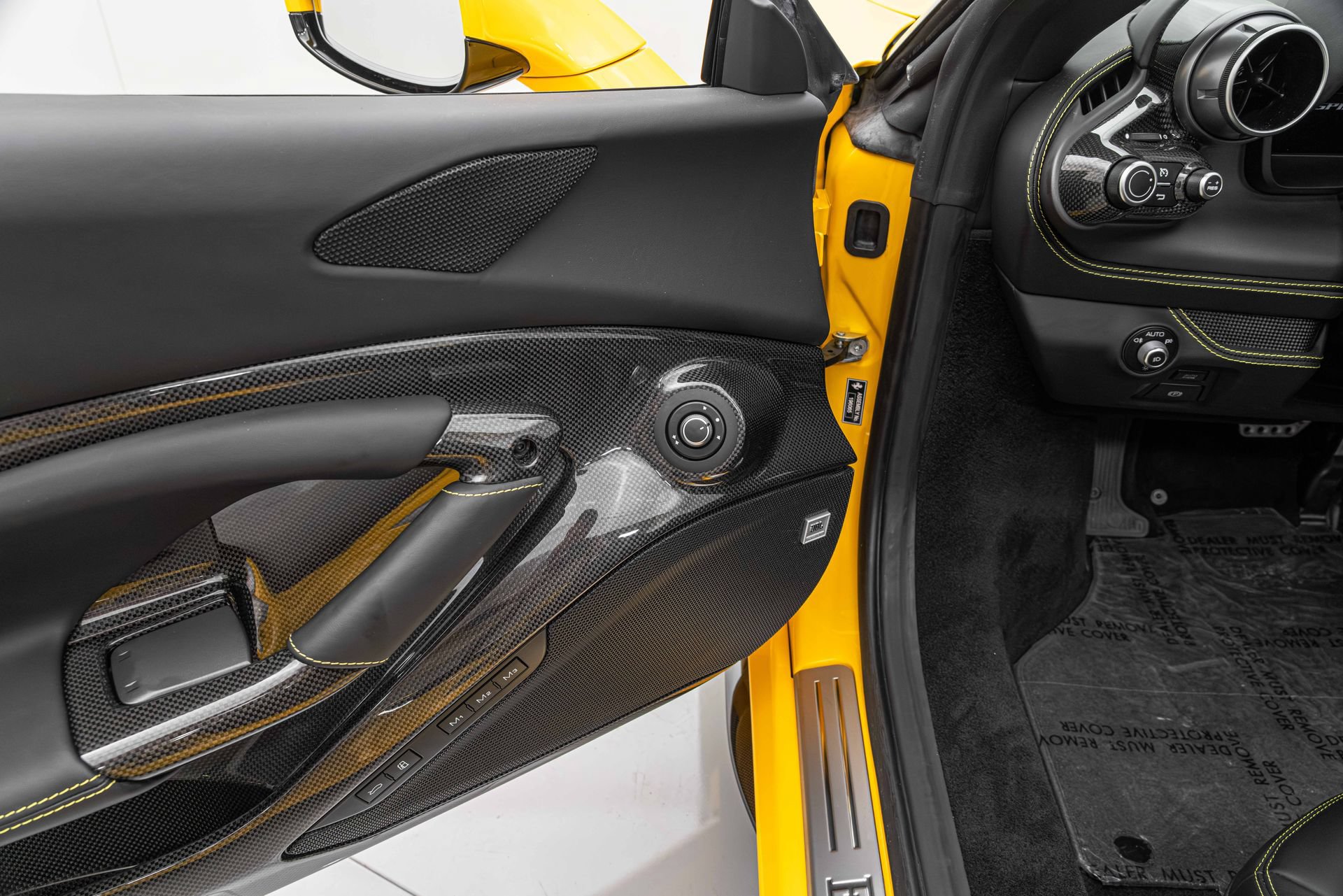 Certified 2022 Ferrari F8 Tributo RWD image 37