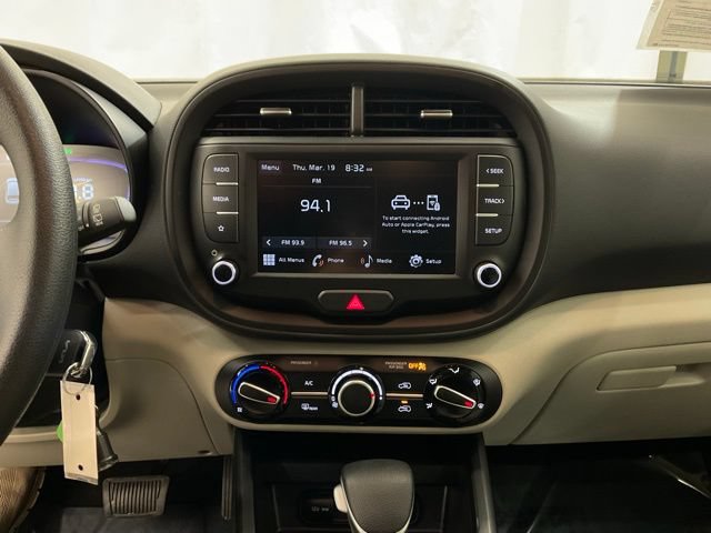 Used 2025 Kia Soul LX w/ LX Technology Package FWD image 17