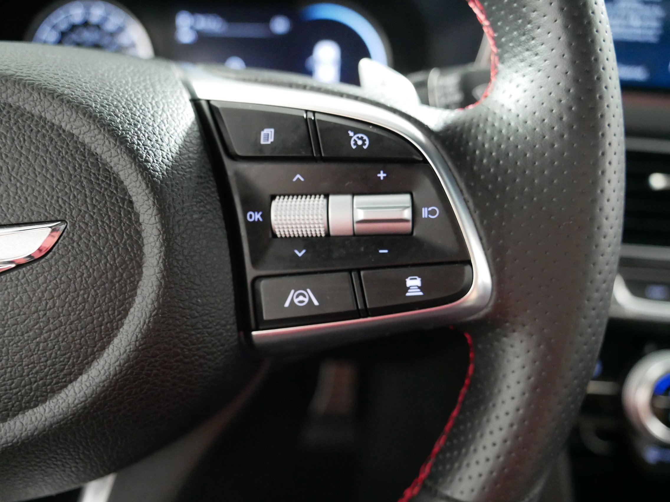 Used 2023 Genesis G70 2.0T w/ Sport Prestige Package AWD/4WD image 28
