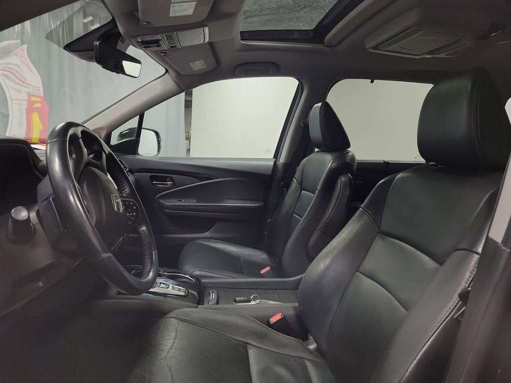 Used 2021 Honda Pilot Touring image 12
