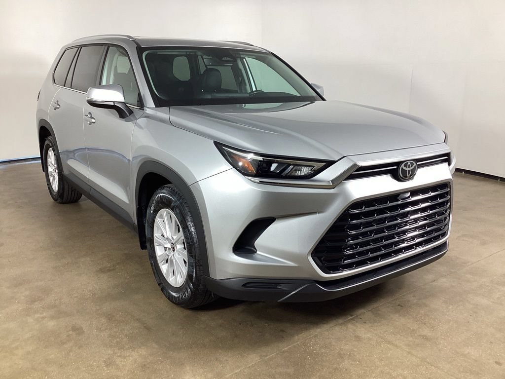 Used 2024 Toyota Grand Highlander AWD image 4