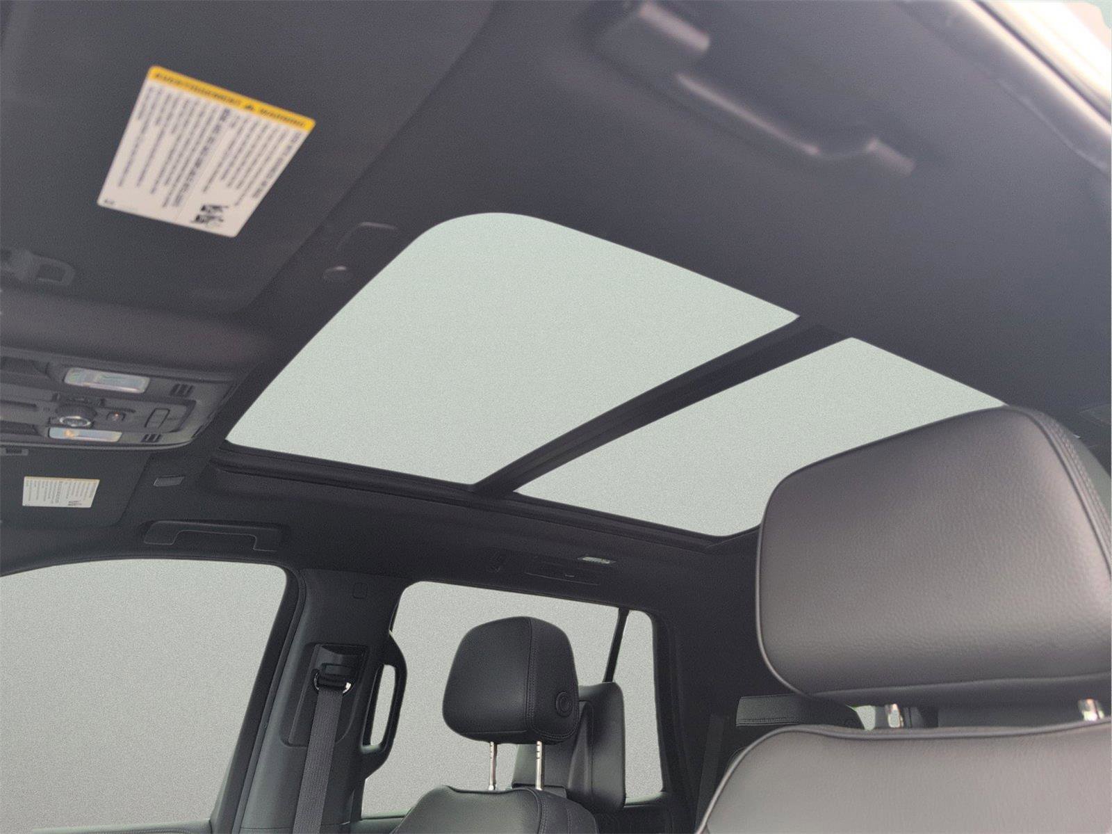 Used 2023 GMC Yukon Denali w/ Denali Reserve Package AWD/4WD image 12