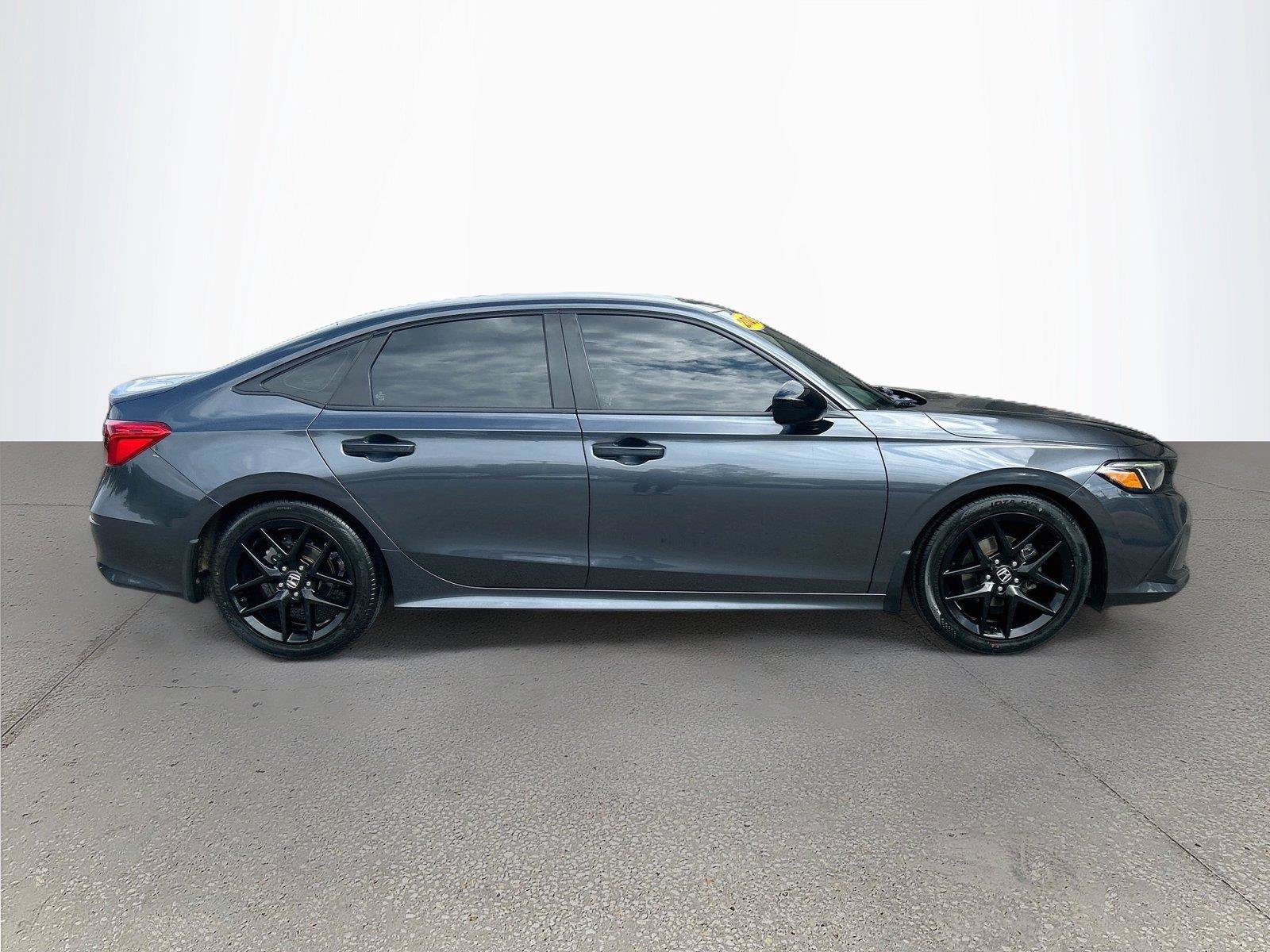 Used 2023 Honda Civic Sport image 3