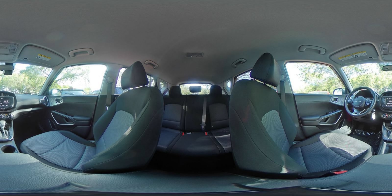 Used 2025 Kia Soul LX w/ LX Technology Package FWD image 40