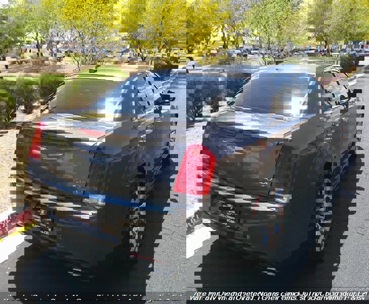 Used 2019 Chrysler 300 Limited image 6