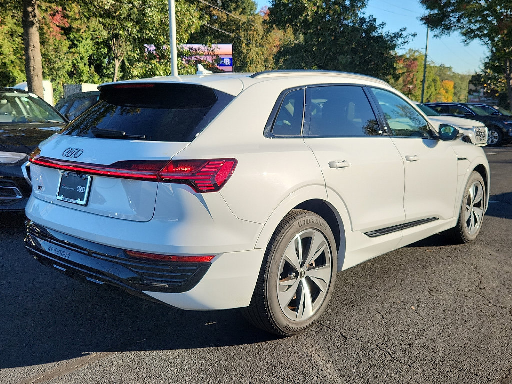 Certified 2024 Audi Q8 e-tron Premium AWD/4WD image 12