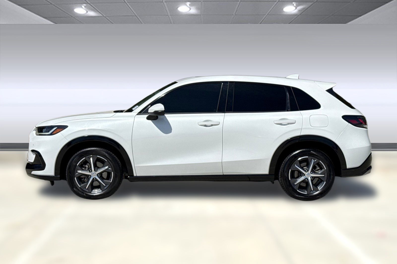 Used 2023 Honda HR-V EX-L image 2