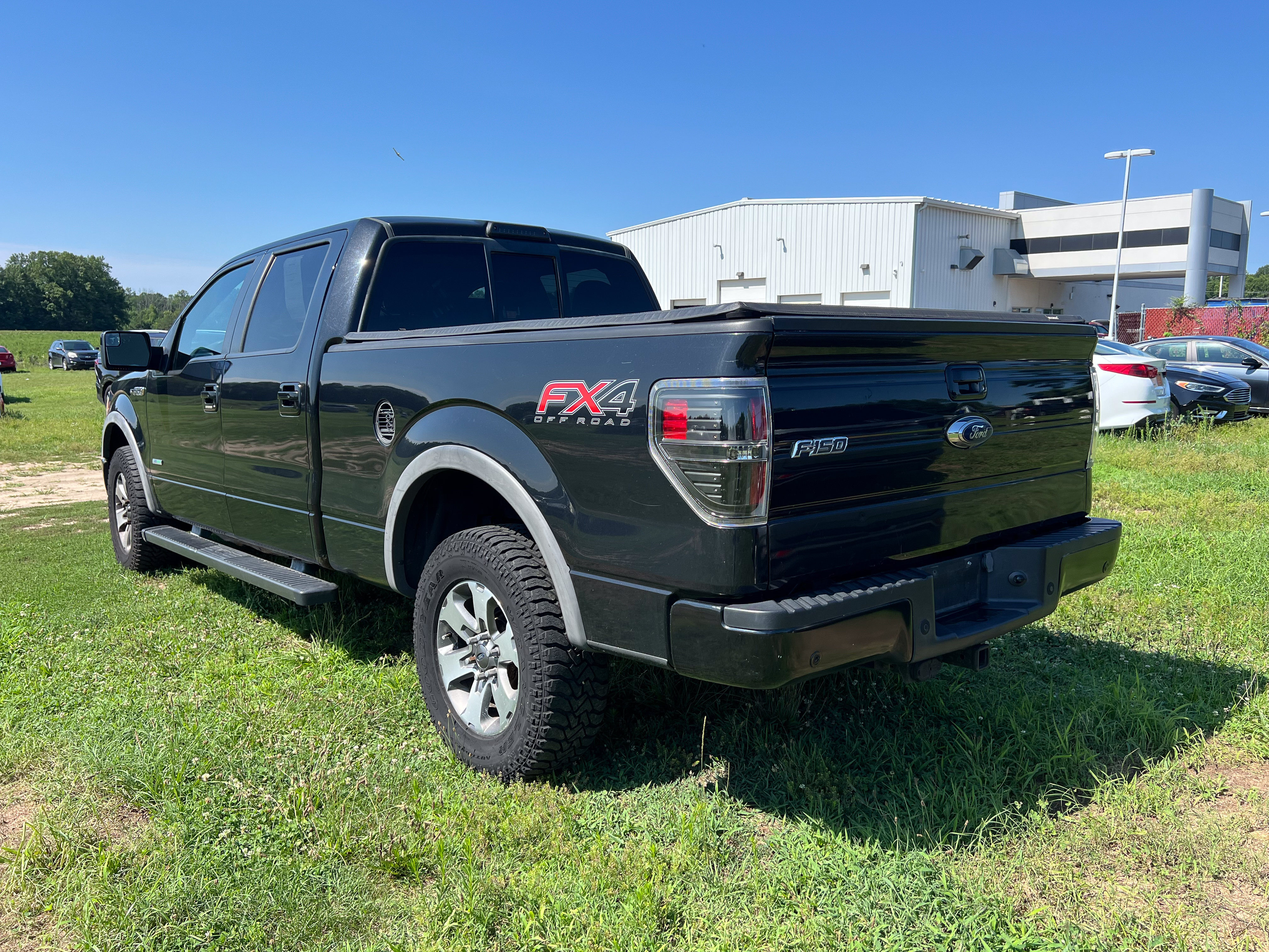 Used 2014 Ford F150 FX4 w/ Equipment Group 401A Mid AWD/4WD image 3
