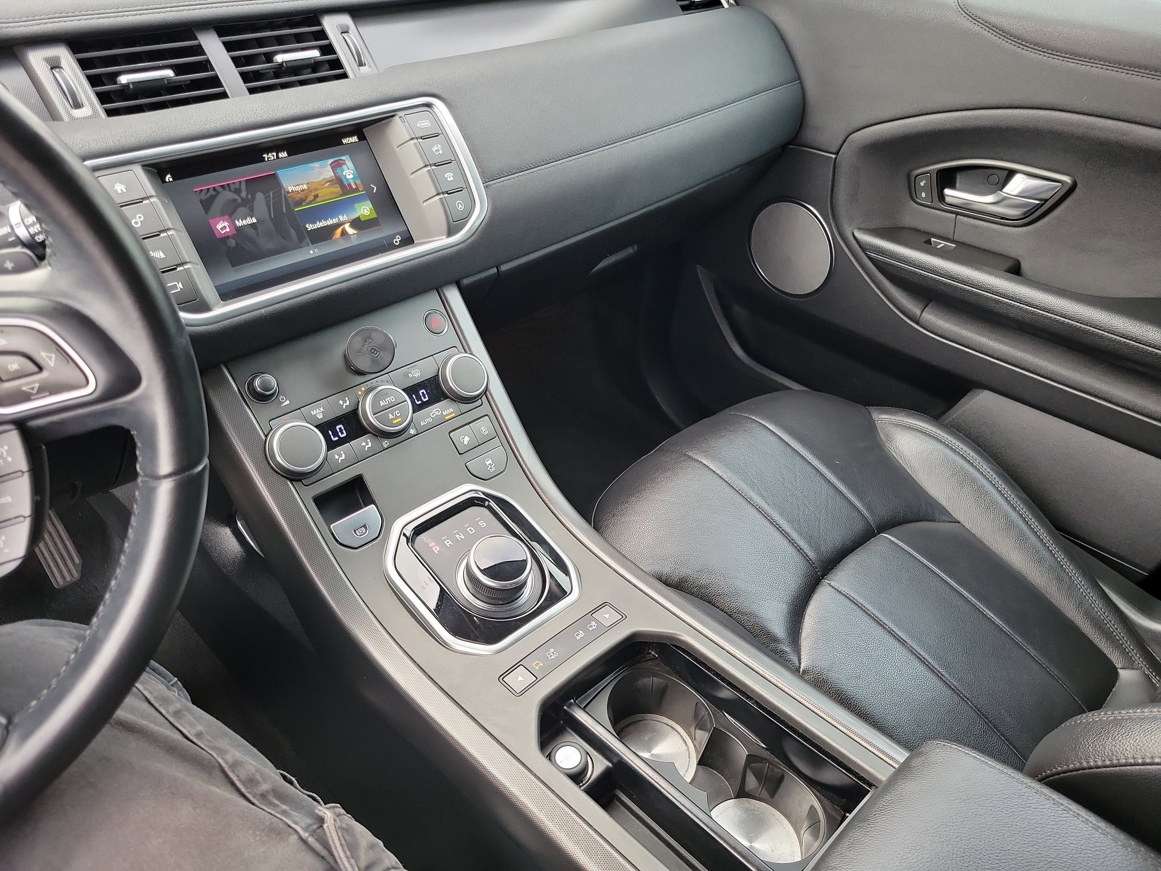 Used 2018 Land Rover Range Rover Evoque image 18