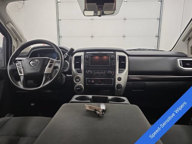 Used 2019 Nissan Titan SV AWD/4WD image 13