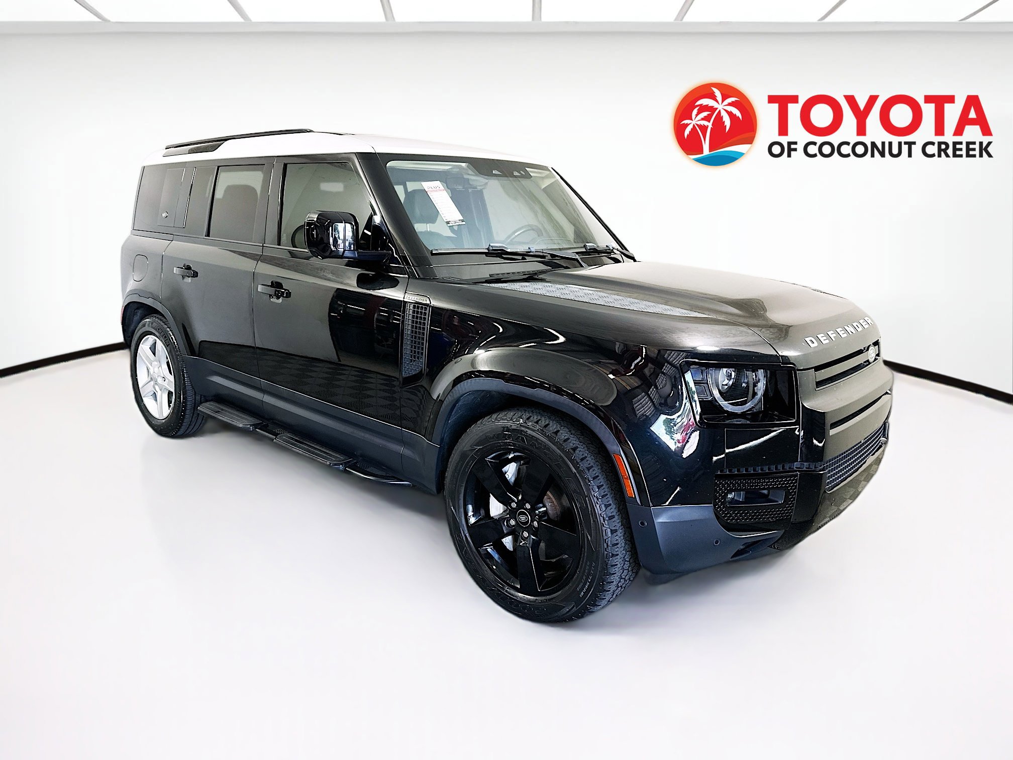 Used 2021 Land Rover Defender 110 SE image 1