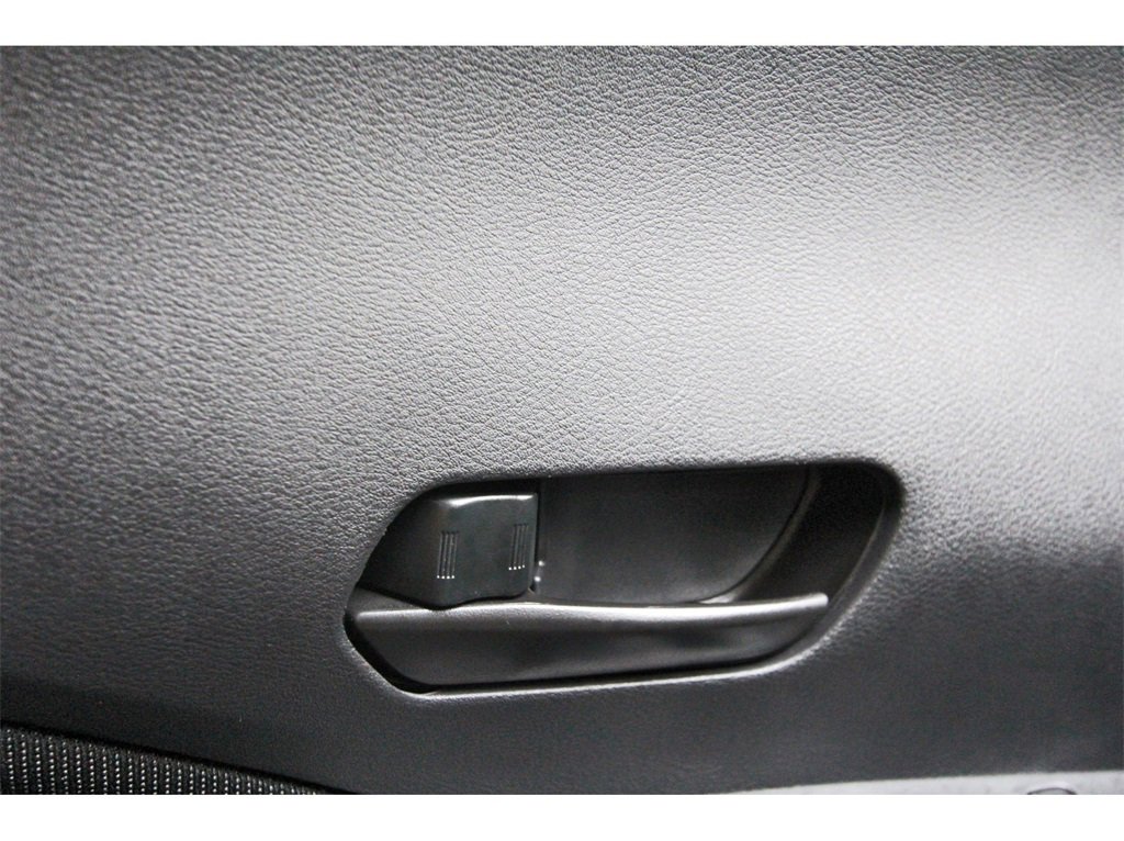 Used 2025 Nissan Kicks Play S image 34