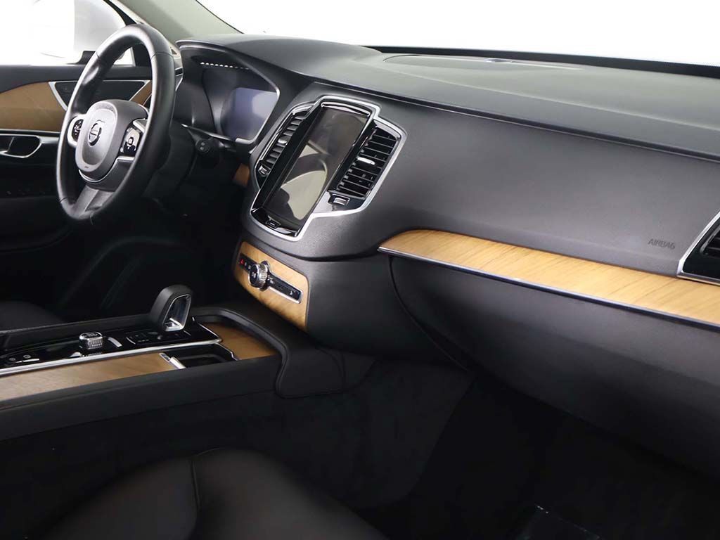 Used 2025 Volvo XC90 B5 Plus AWD/4WD image 33