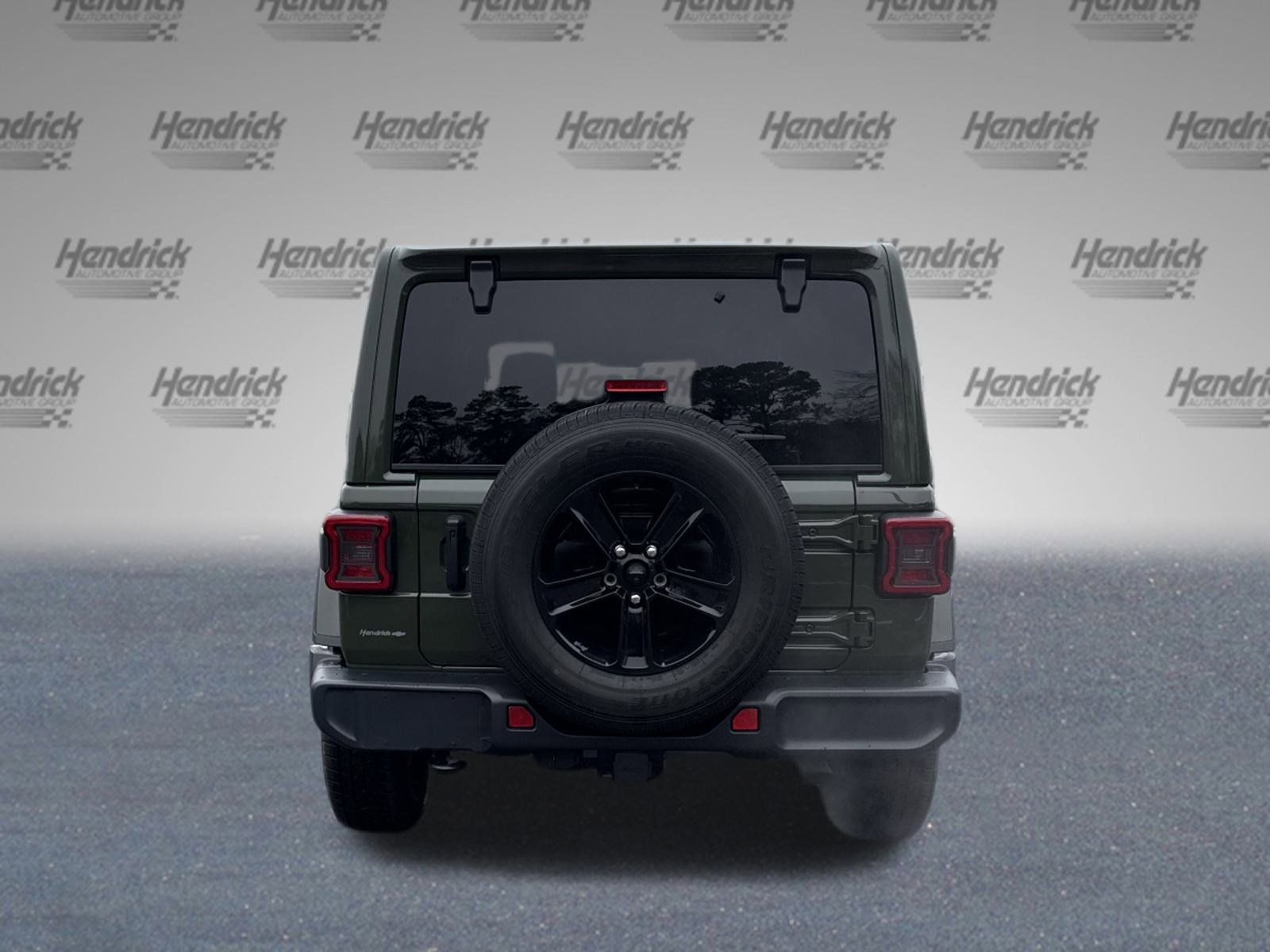 Used 2020 Jeep Wrangler Unlimited Sahara image 9